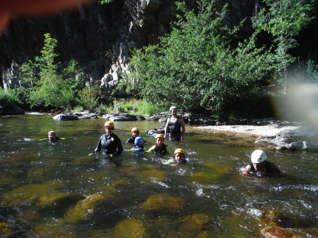 Photo de détente dans un canyon