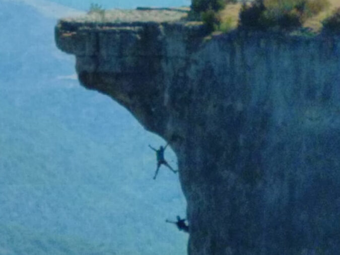Gros surplomb dans la via ferrata de Florac