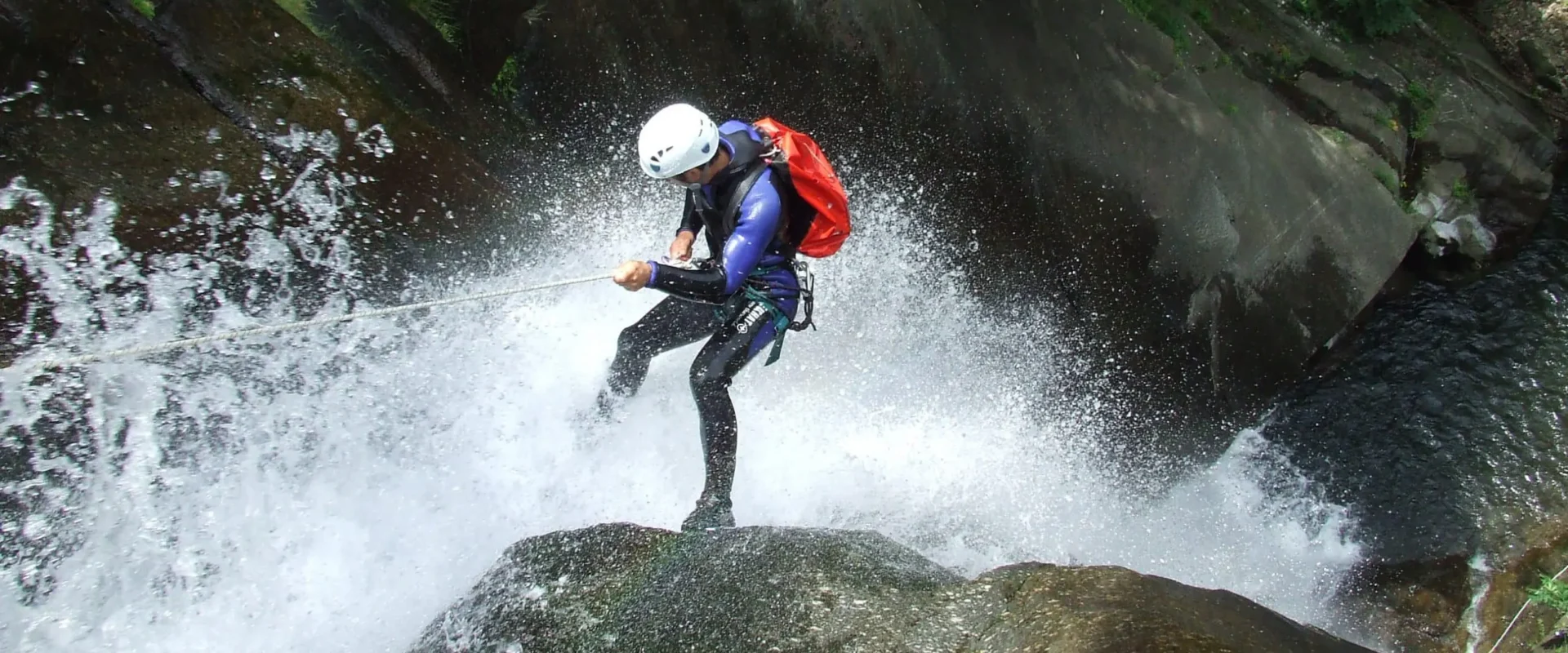 Descente en rappel canyon du tapoul dans les Cévennes